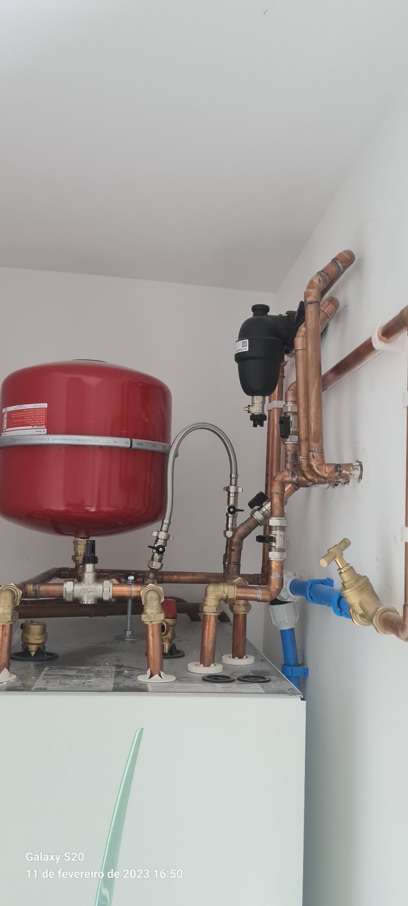 Detailed boiler connections, expansion vessel and system filtration
